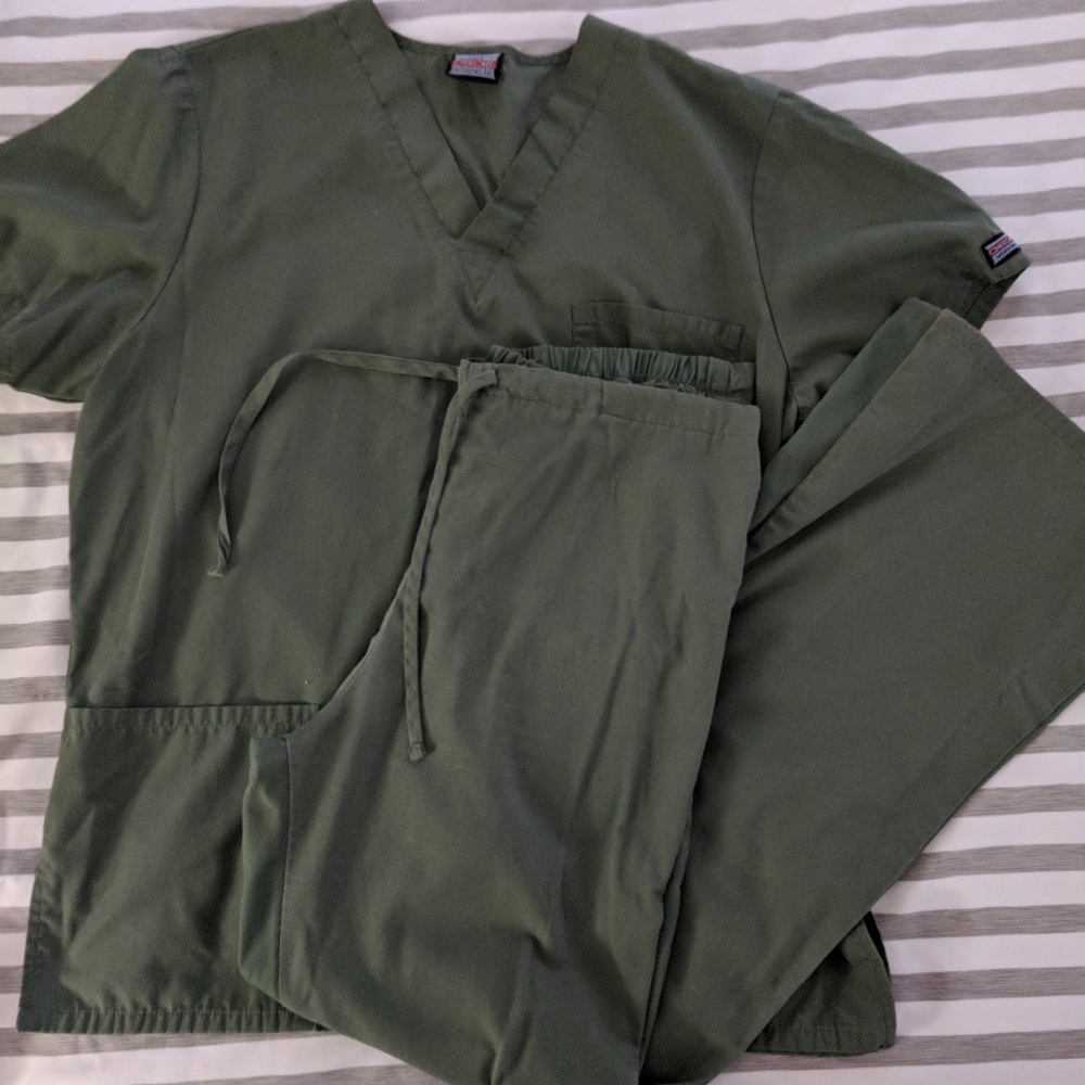 Cherokee Olive Scrub Set